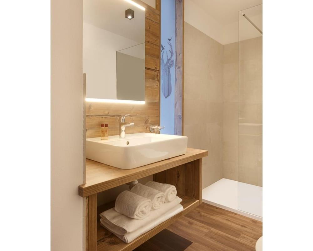 Hotel Al Cervo Тезеро Екстериор снимка