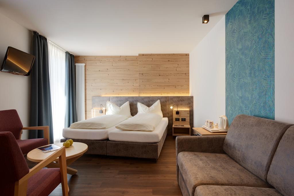 Hotel Al Cervo Тезеро Екстериор снимка