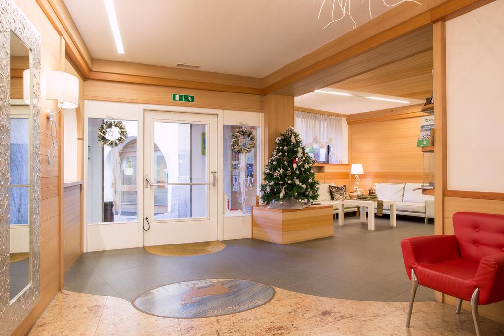 Hotel Al Cervo Тезеро Екстериор снимка